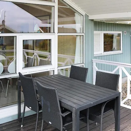 6 Person Holiday Home In Hadsund-By Traum